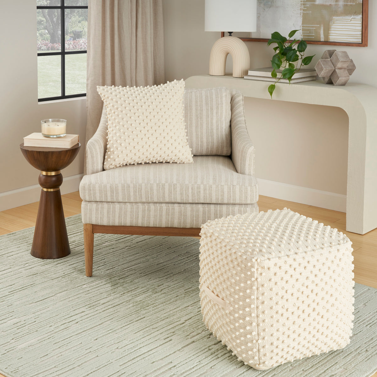 Lifestyle GC481 Ivory 16 x 16 x 16 Poufs