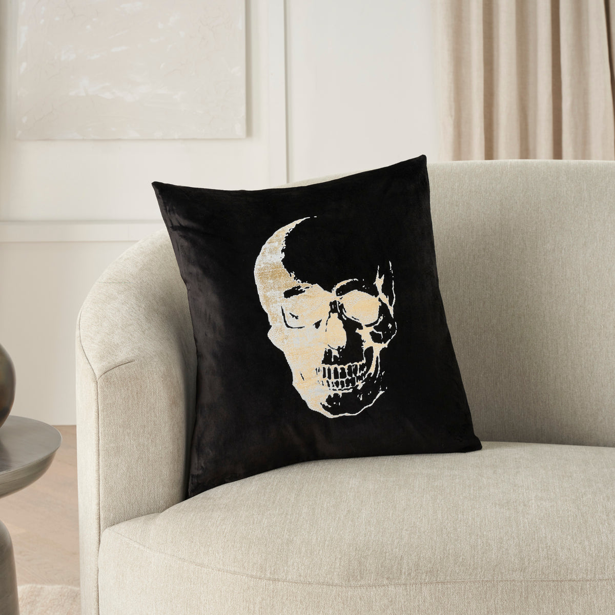 Sofia AC208 Black 20" x 20" Throw Pillows