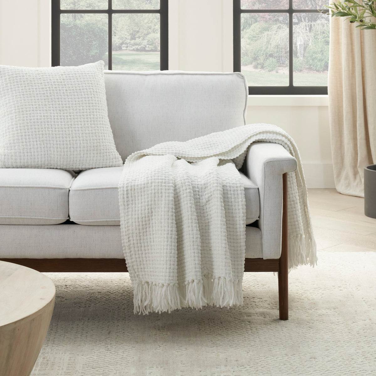Lifestyle ZH225 White 70" x 103" Throw Blankets
