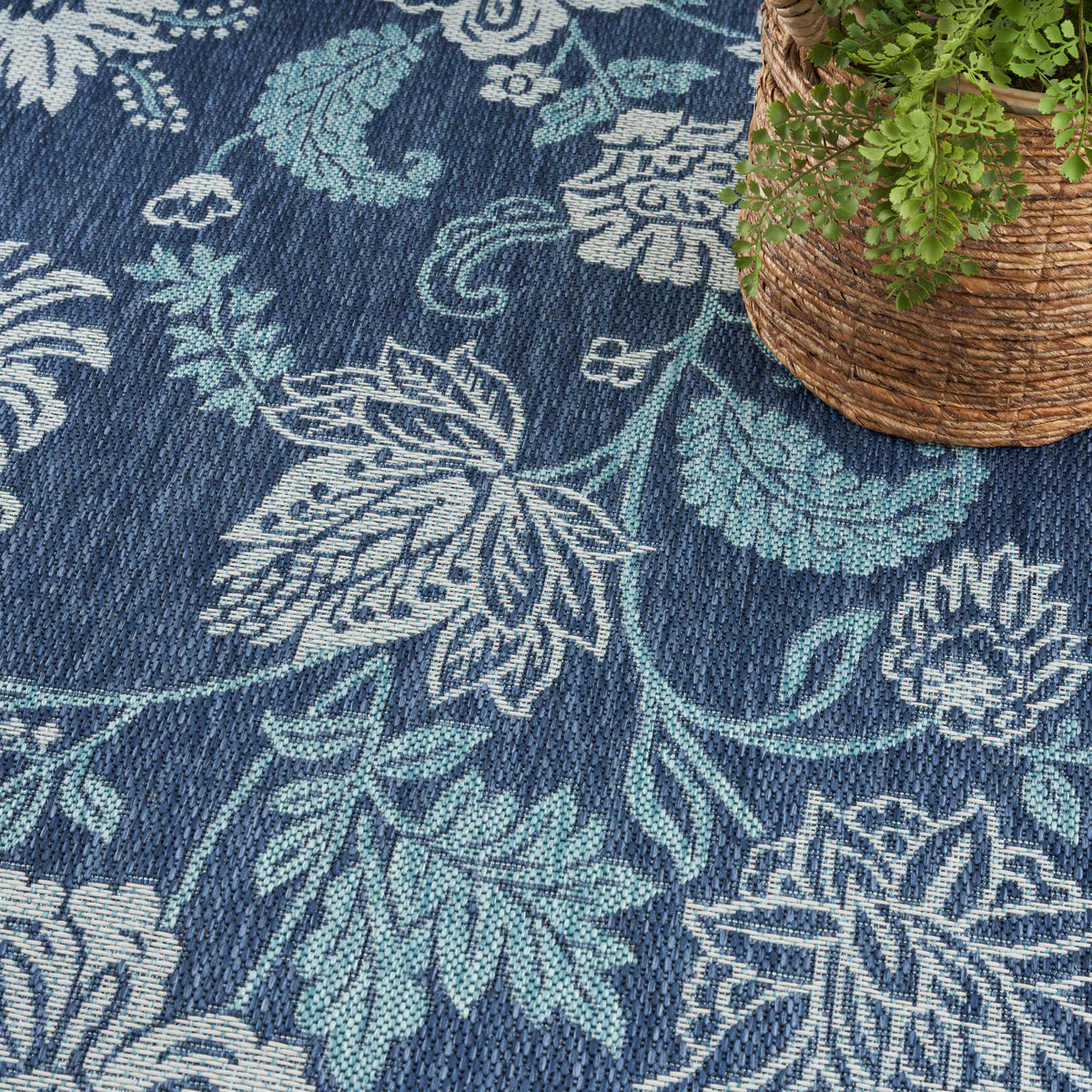 Garden Oasis GOA03 Navy Rug