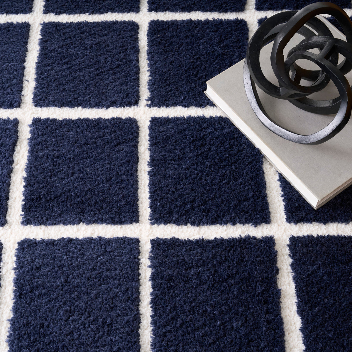 West End Ave WTE01 Navy Ivory Rug