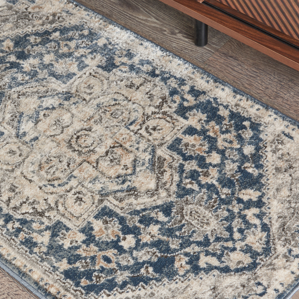 Quarry QUA08 Ivory Blue Rug