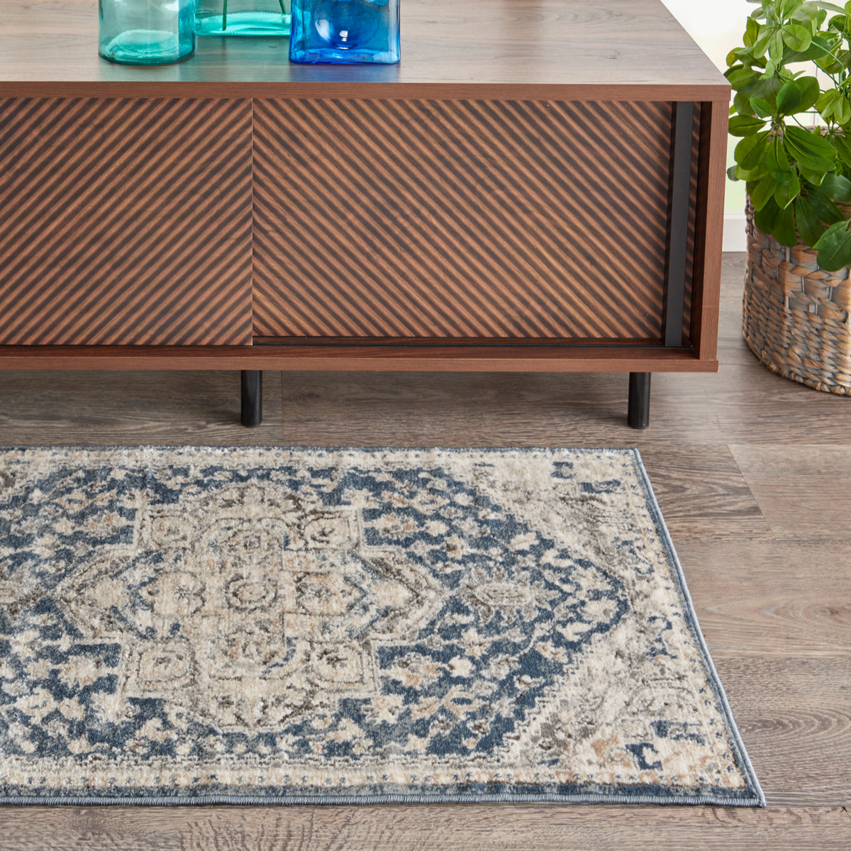 Quarry QUA08 Ivory Blue Rug