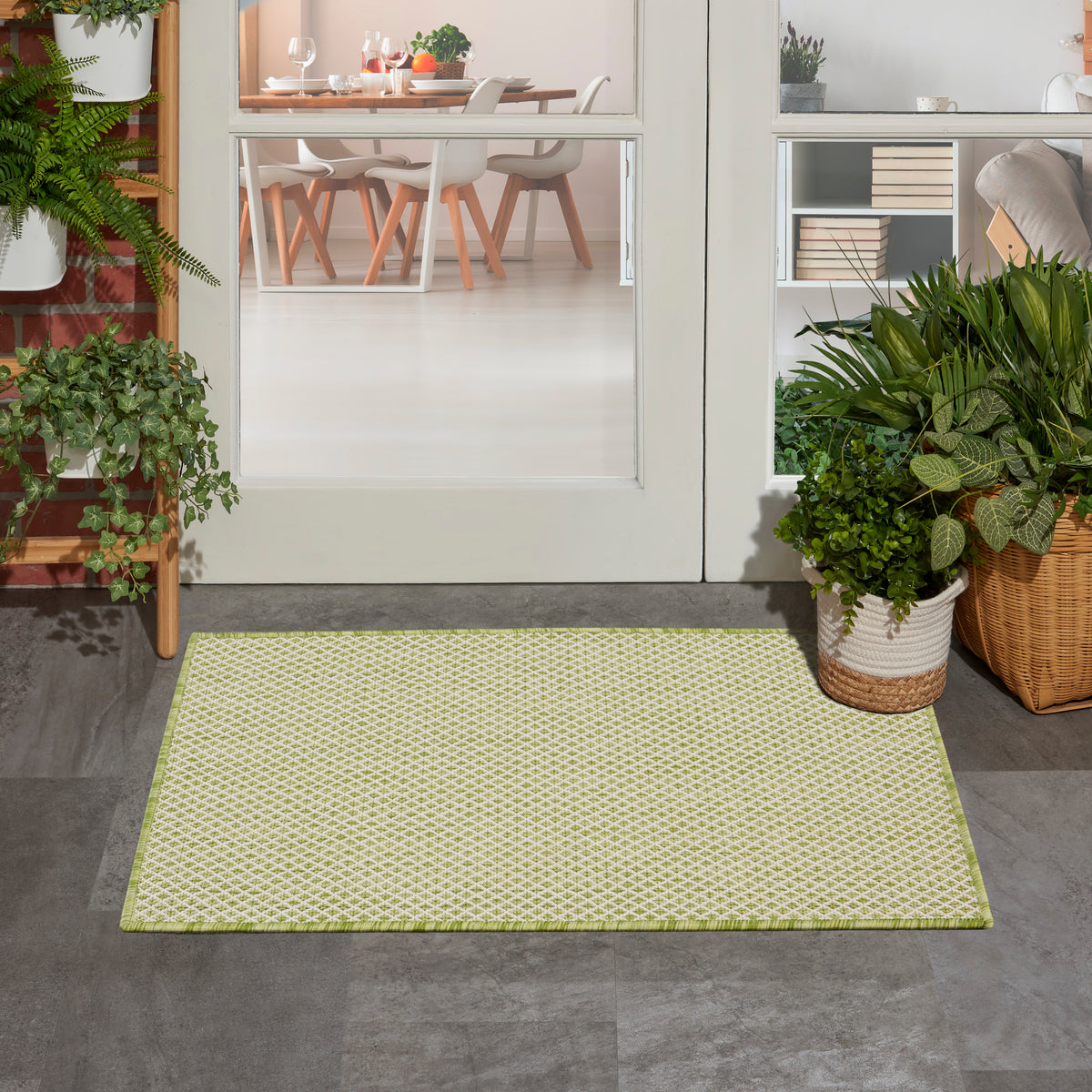 Courtyard COU01 Ivory Green Rug
