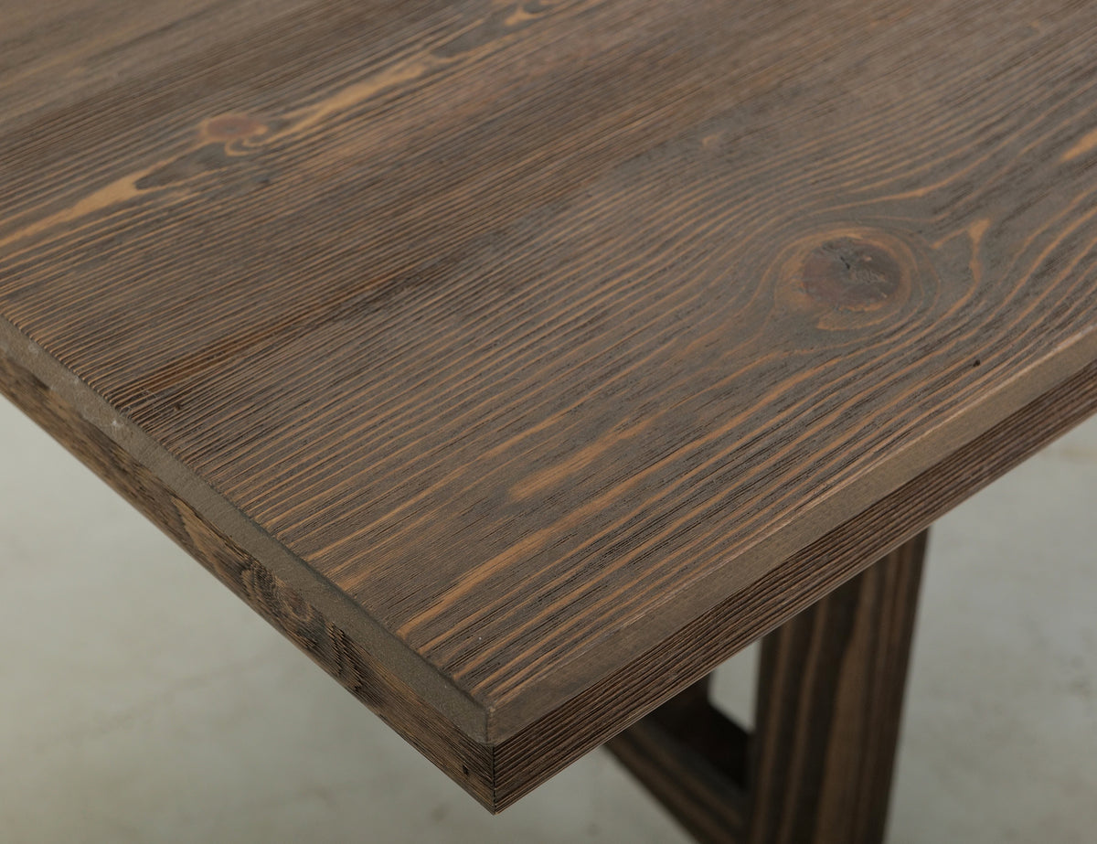 Dutton Table, Top