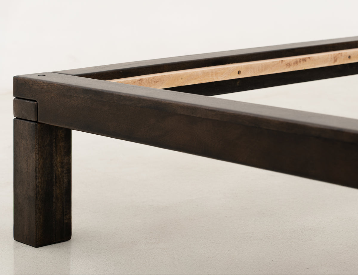 Raramuri Platform, Black, 6/6 Eastern King
