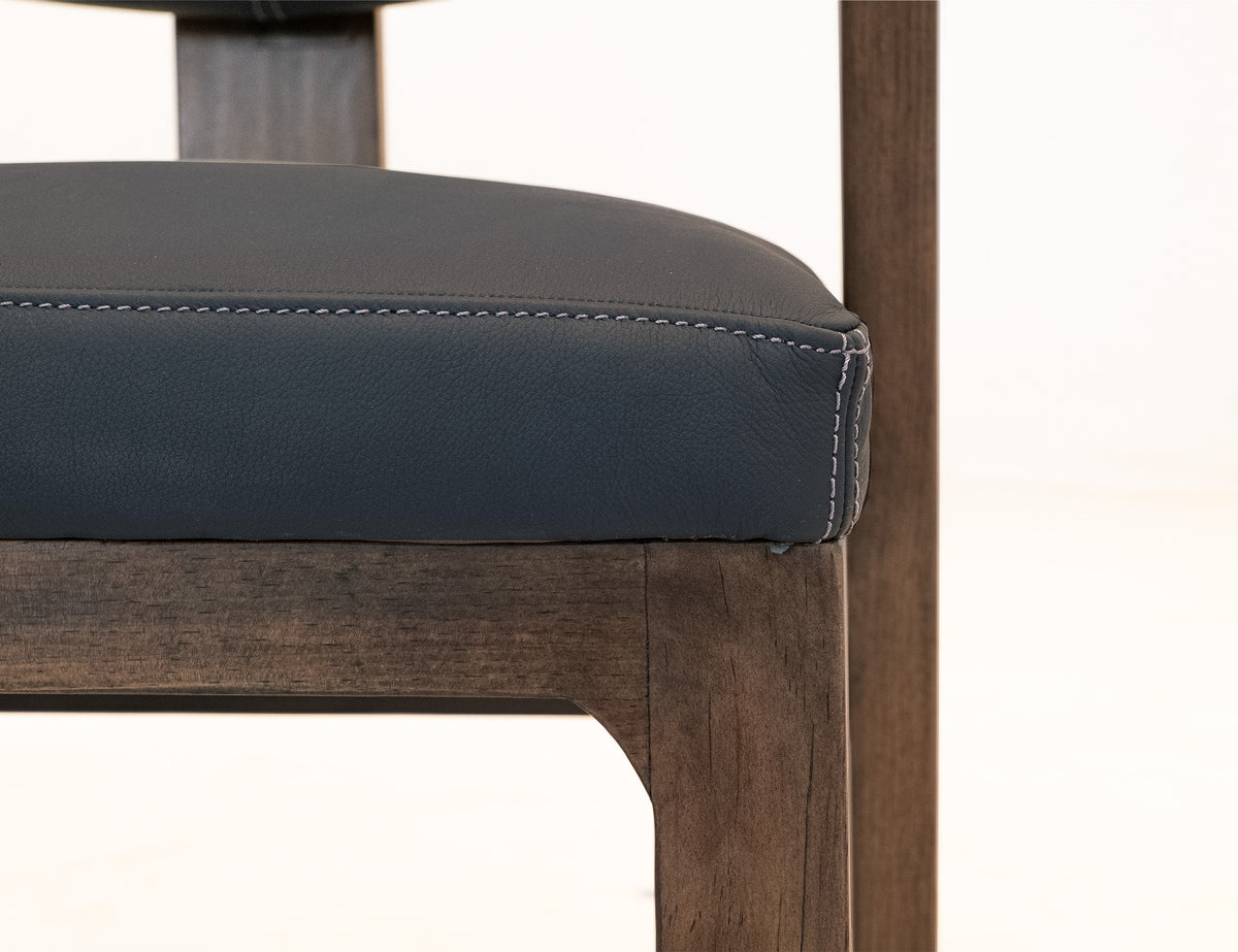 Zaphiro Upholstered Chair, Blue, (100% Leather)