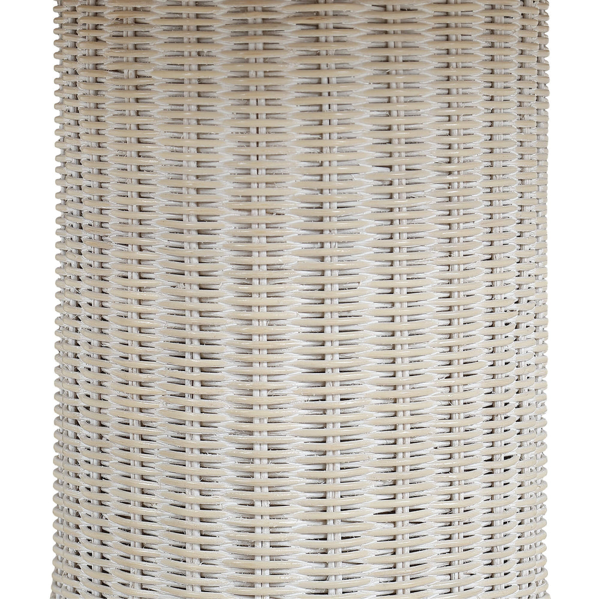 Scalloped Round Bistro Table w/ Tempered Glass in Rattan White Wash