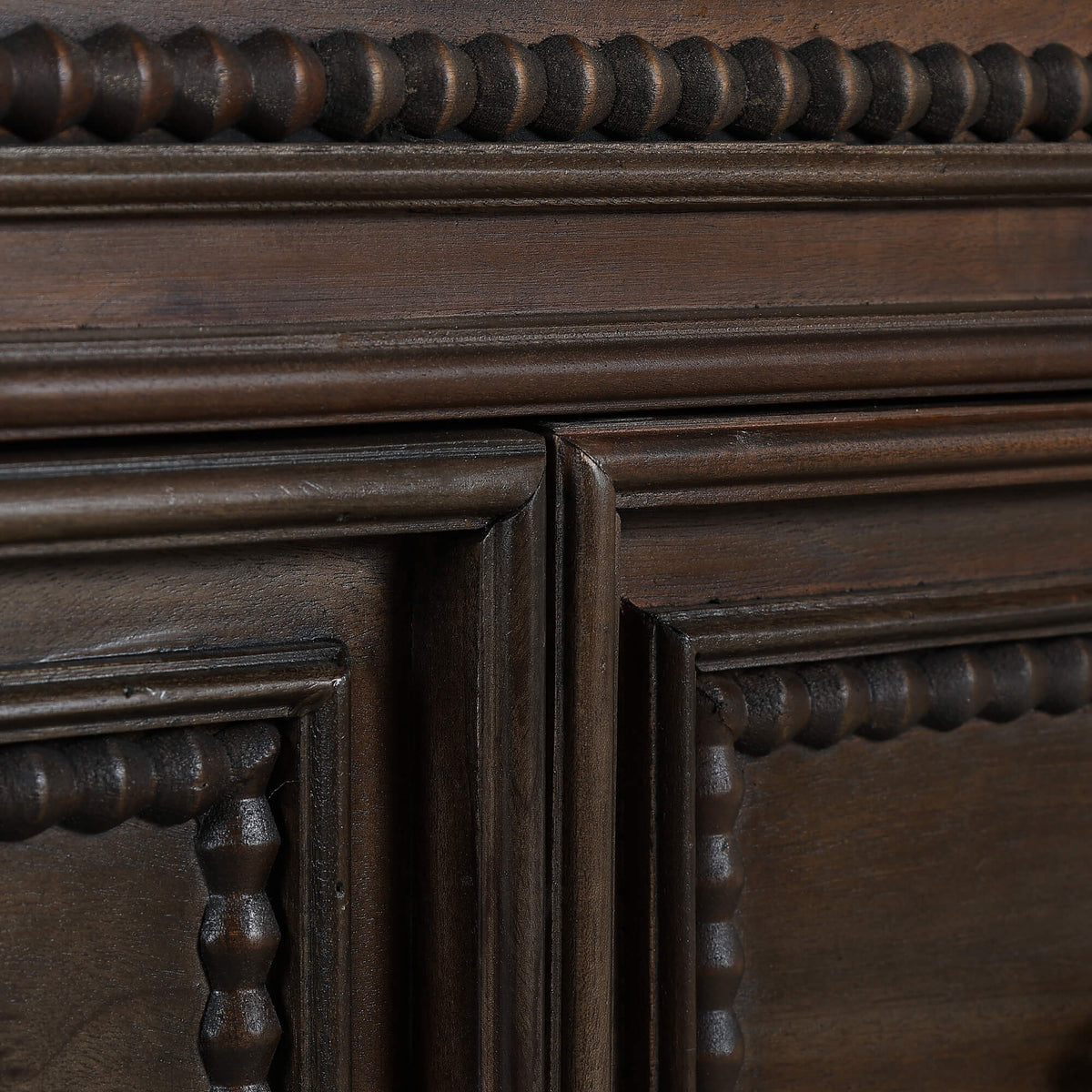 Vivienne 7 Drawer Dresser in Walnut