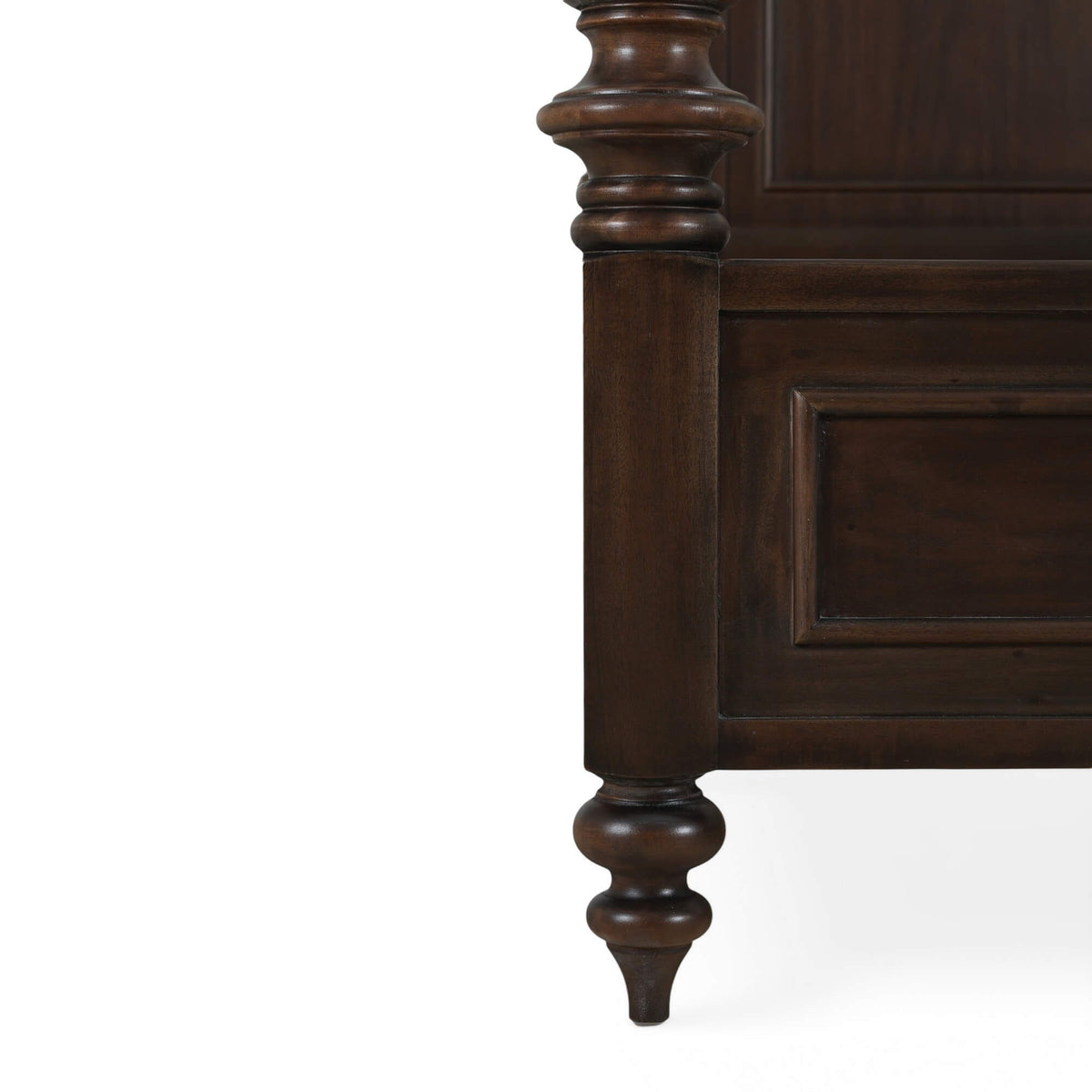Savannah Bed Queen in Walnut