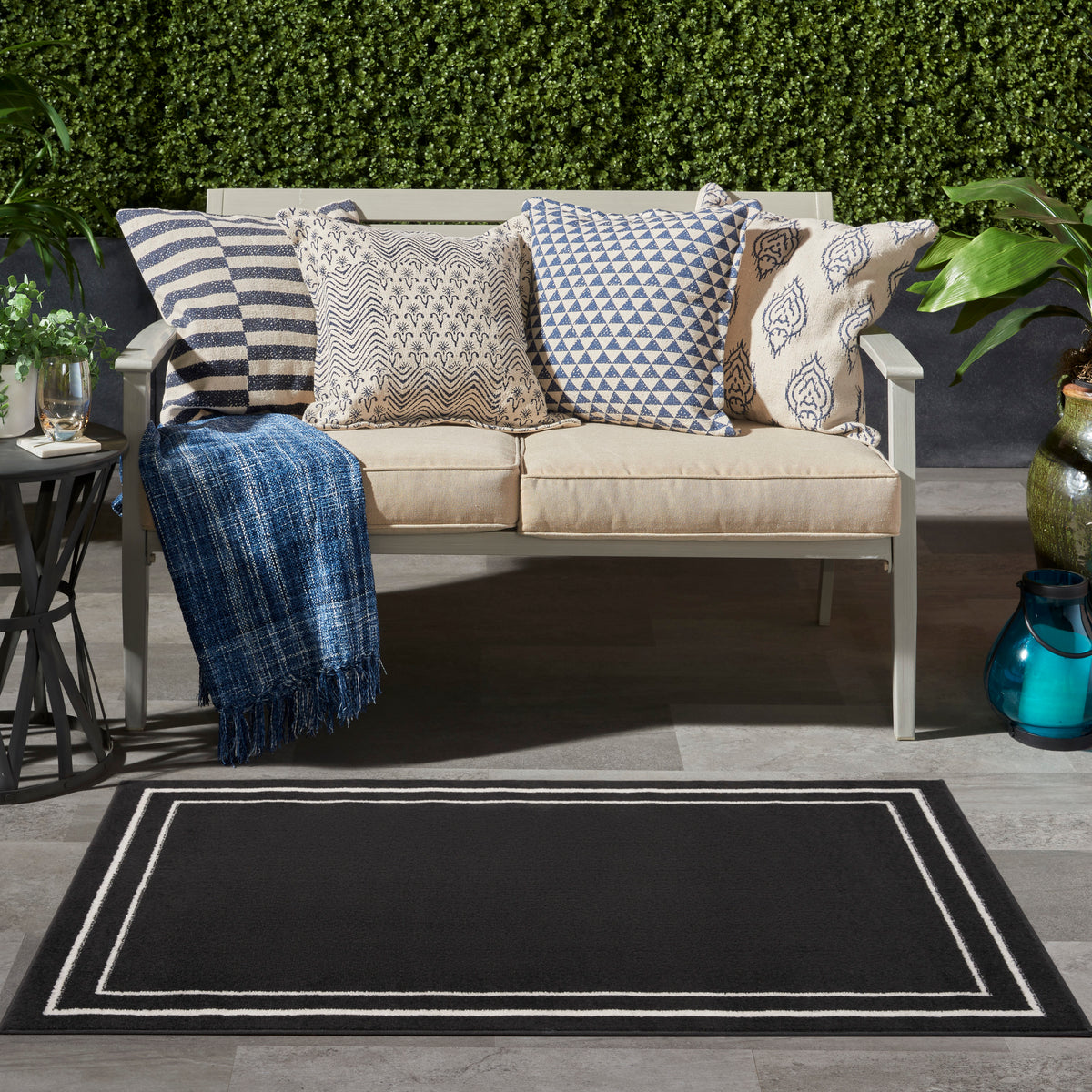 Nourison Essentials NRE02 Black Ivory Rug