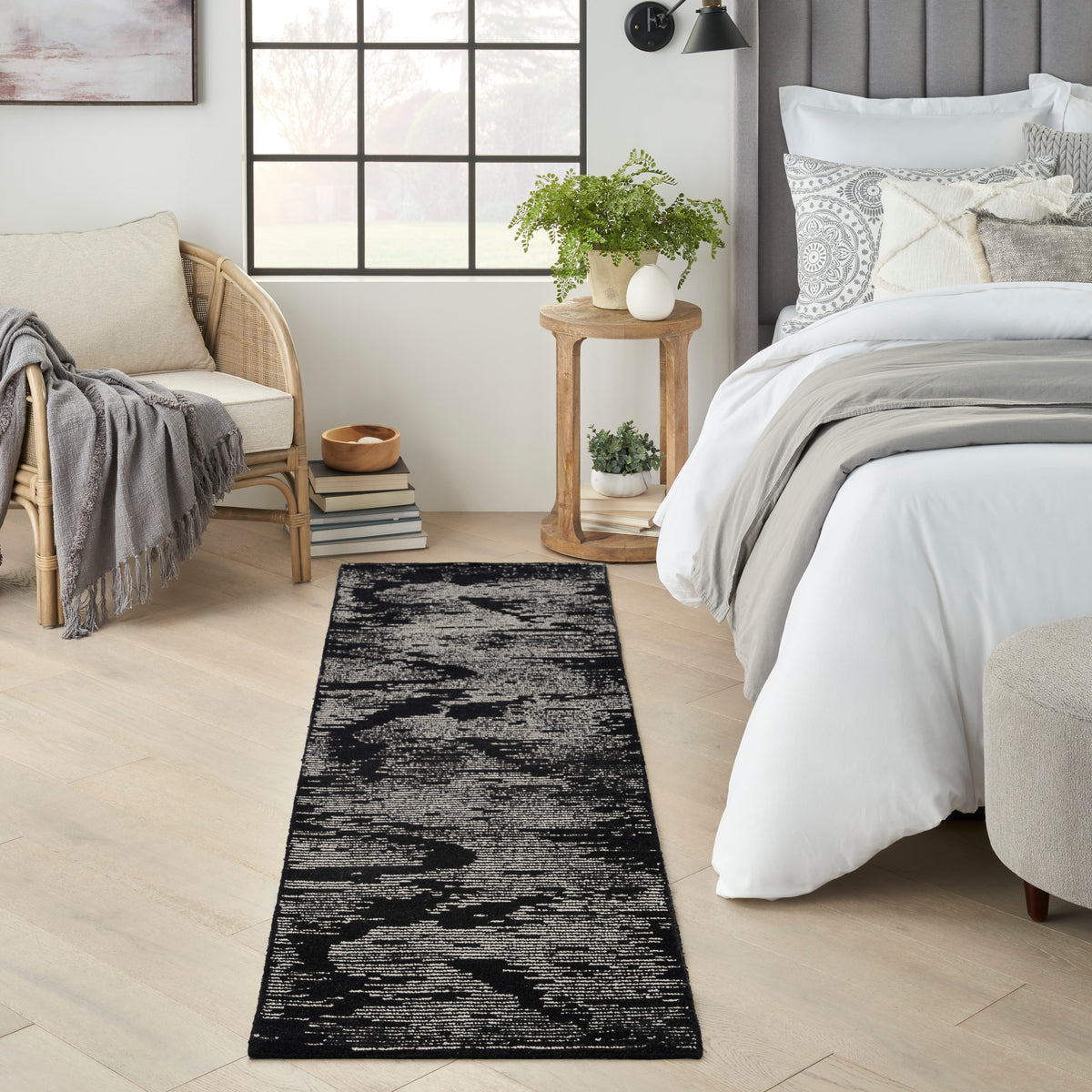 Ma30 Star SMR02 Black Ivory Rug