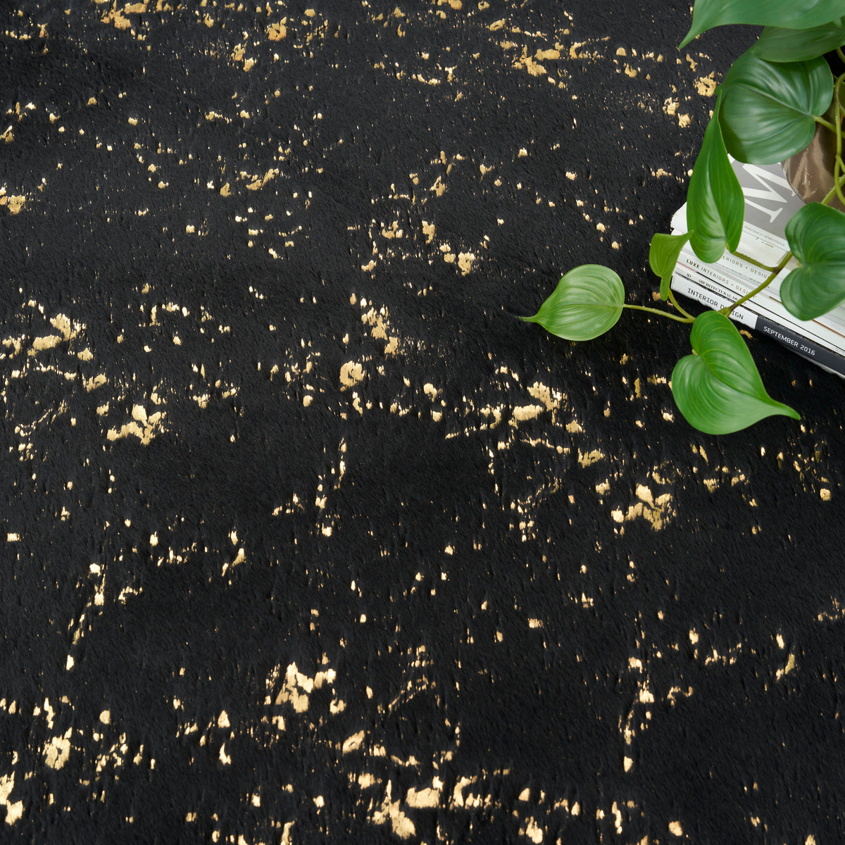 Cozy Shimmer CSH01 Black Gold Rug