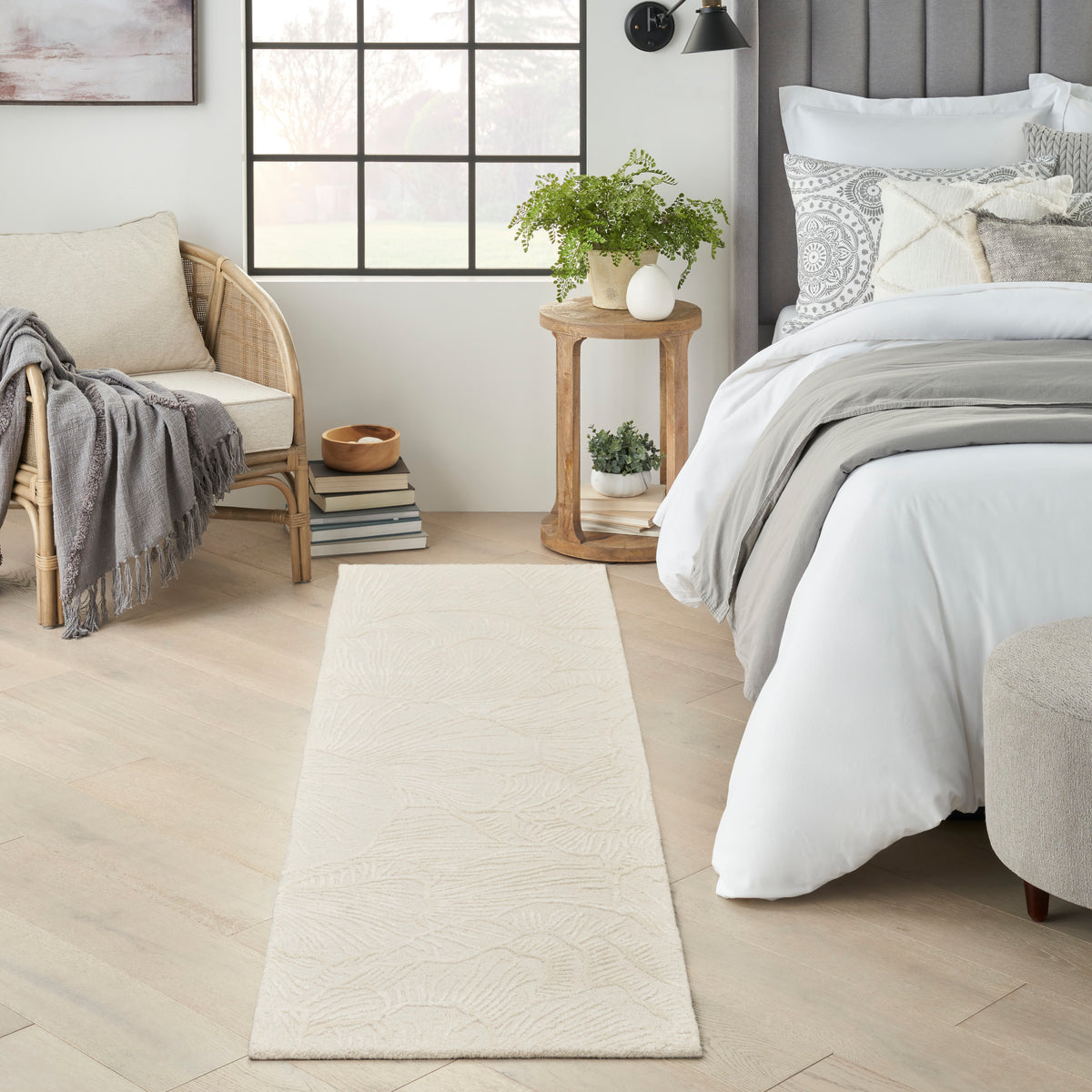 Avra AVR01 Ivory Rug