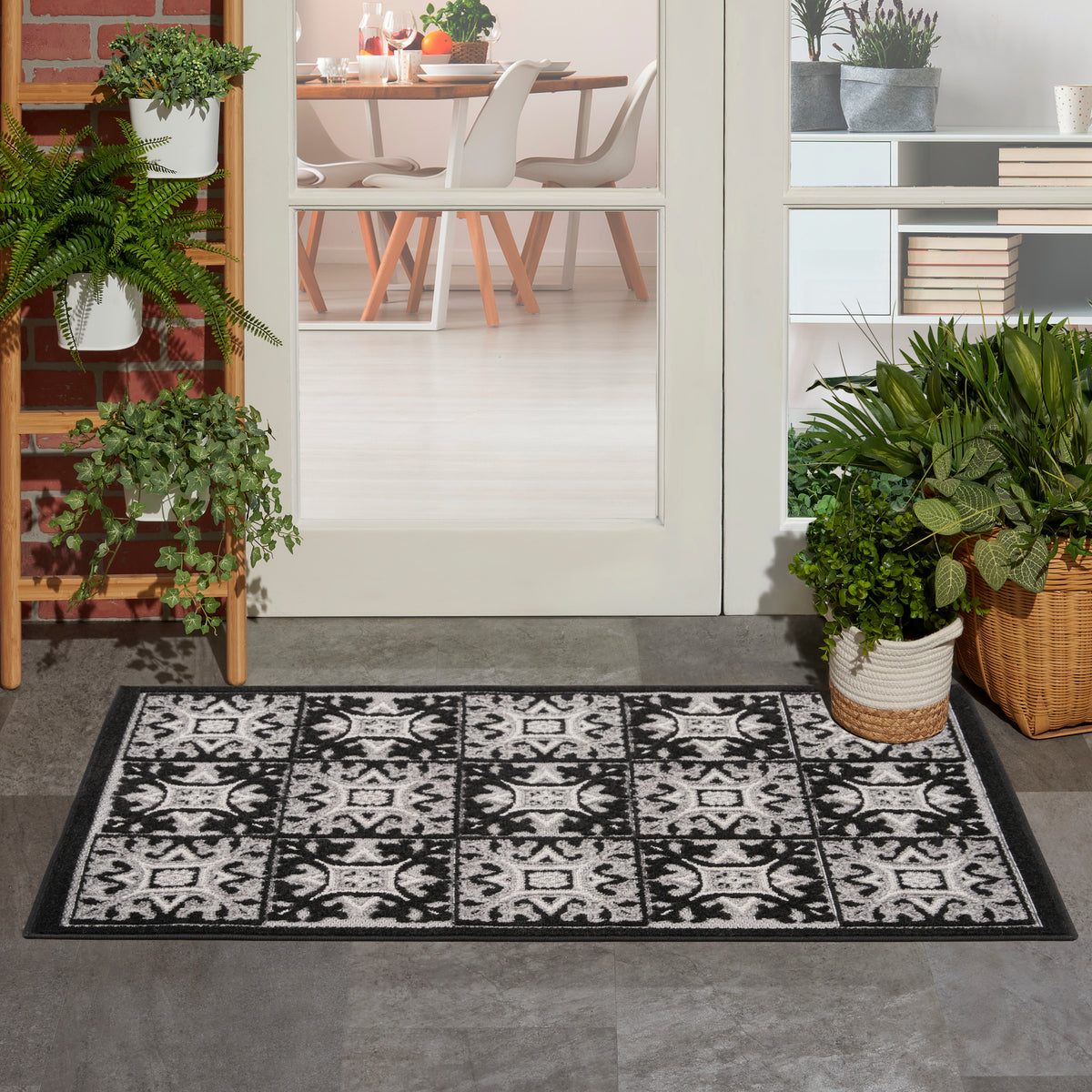 Aloha ALH34 Black White Rug
