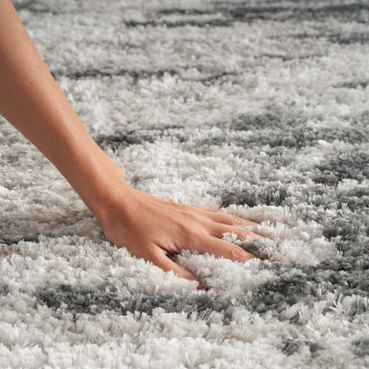 Dreamy Shag DRS02 Charcoal Ivory Rug