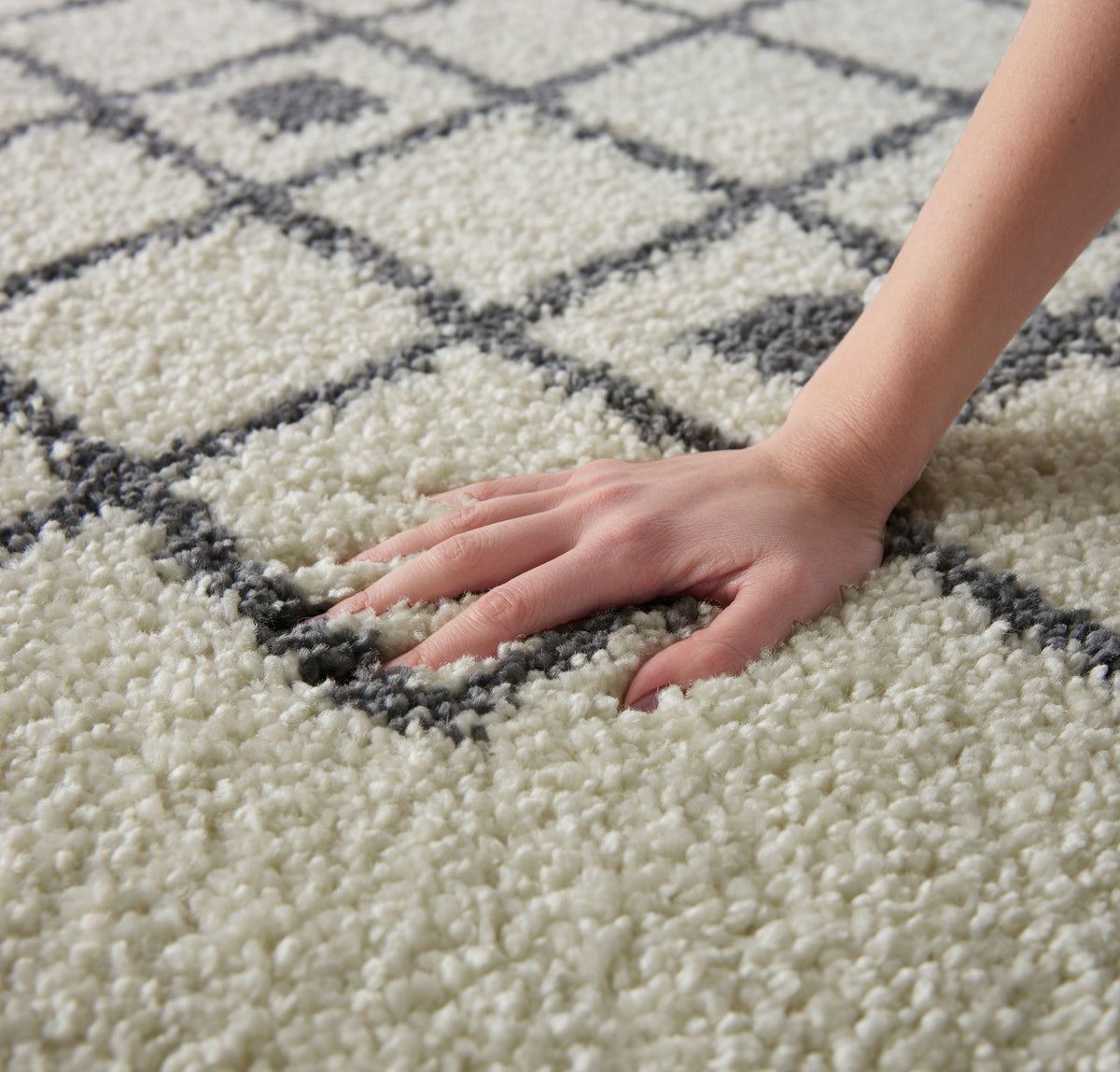 Serenity Shag SRS02 Ivory/Slate Rug