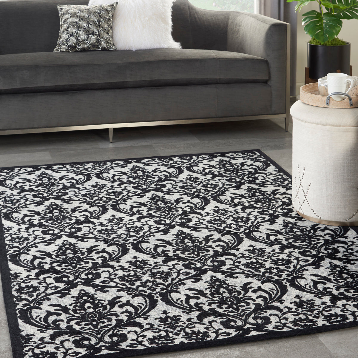 Damask DAS02 Black White Rug