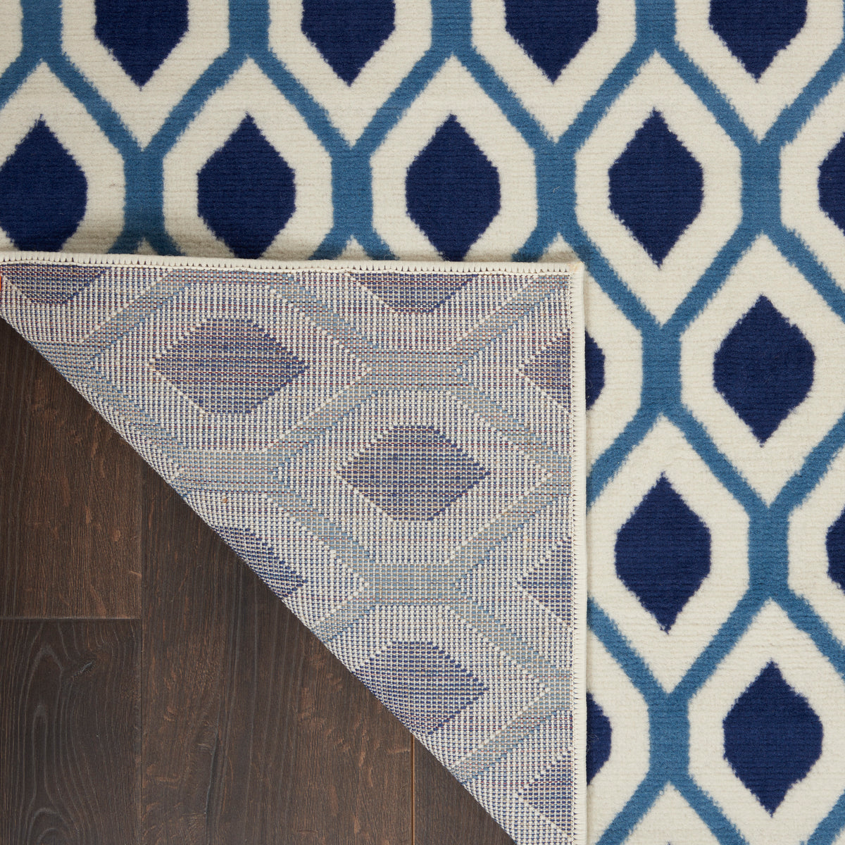 Grafix GRF22 White Navy Rug