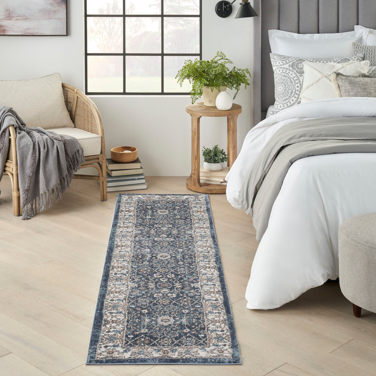 American Manor AMR01 Blue Ivory Rug