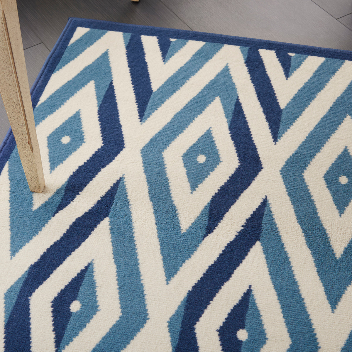 Grafix GRF18 White Blue Rug