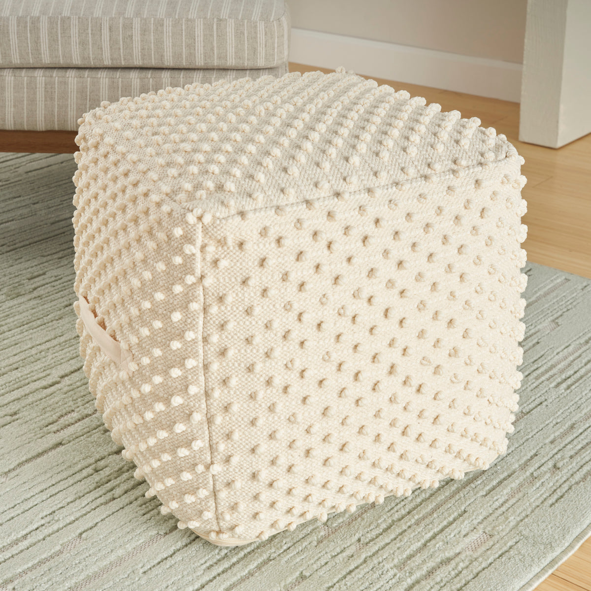 Lifestyle GC481 Ivory 16 x 16 x 16 Poufs