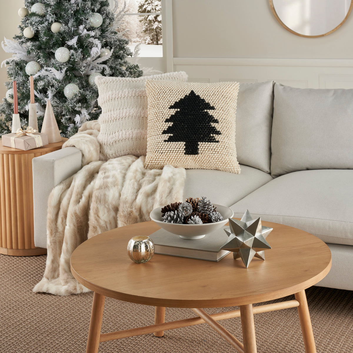Holiday Pillows DC569 Ivory Black 20" x 20" Throw Pillows