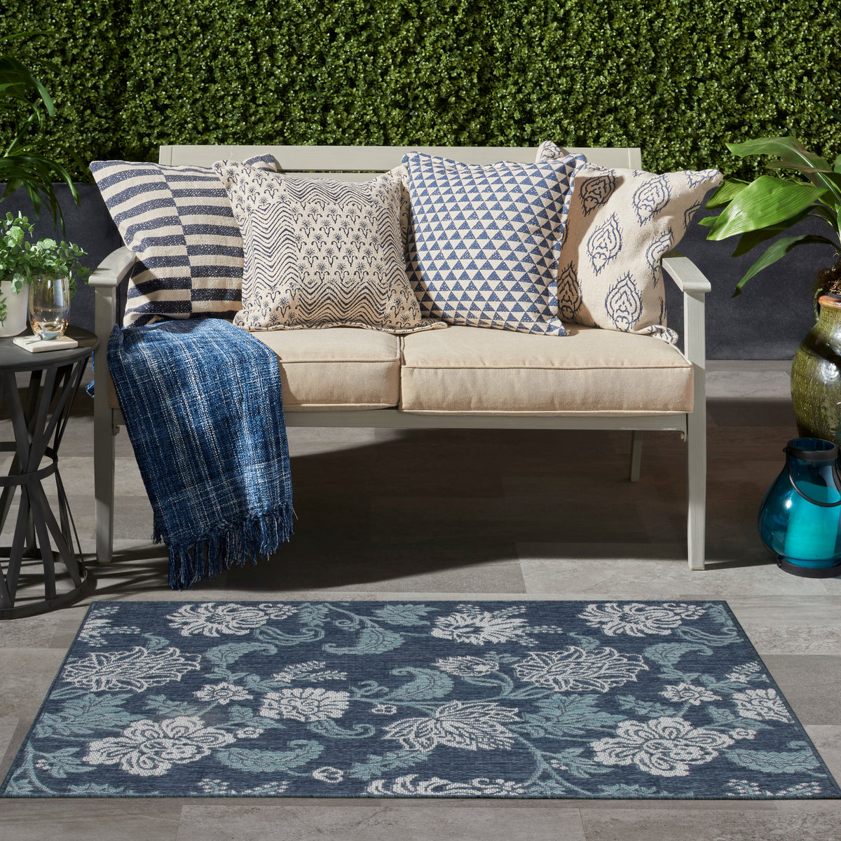 Garden Oasis GOA03 Navy Rug
