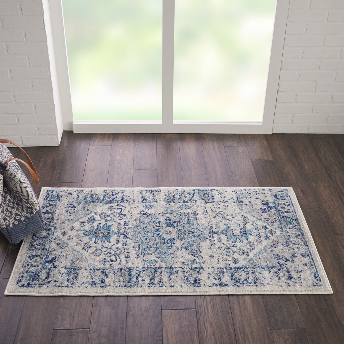 Tranquil TRA06 Ivory Light Blue Rug