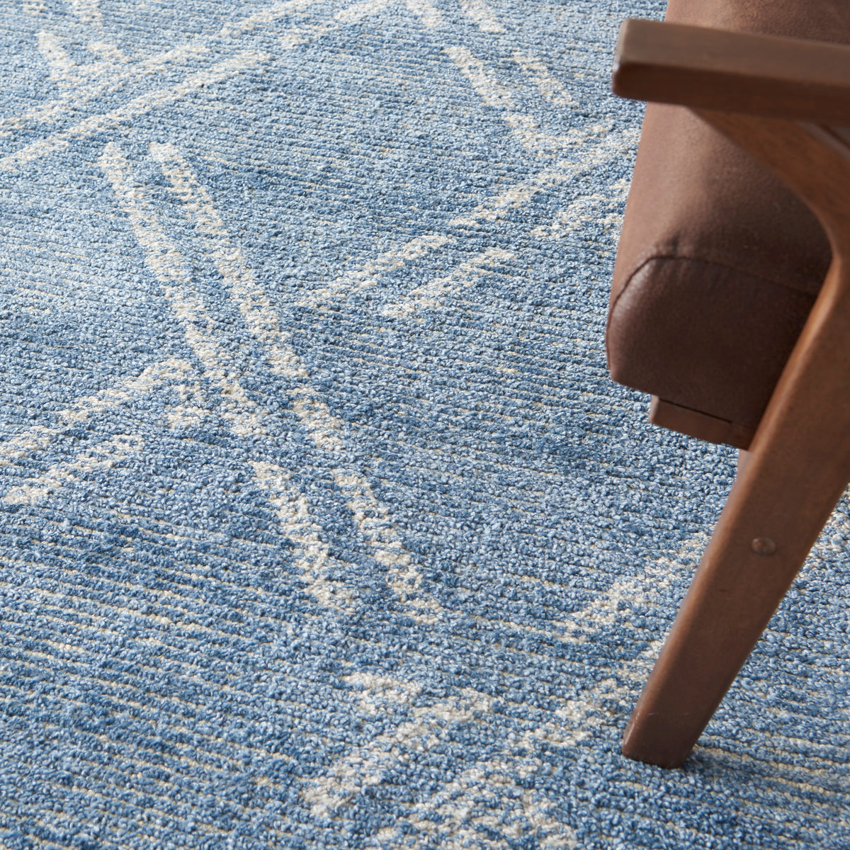 Venosa VSN01 Blue Ivory Rug
