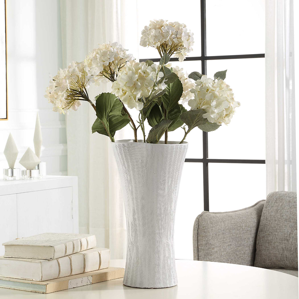 Floreana White Vase