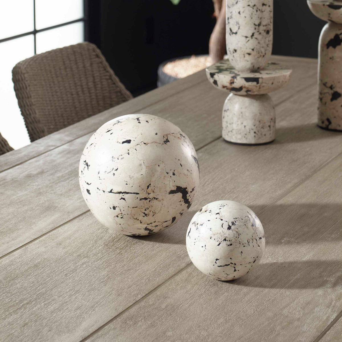 Nouveau Indoor-Outdoor Spheres Set/2