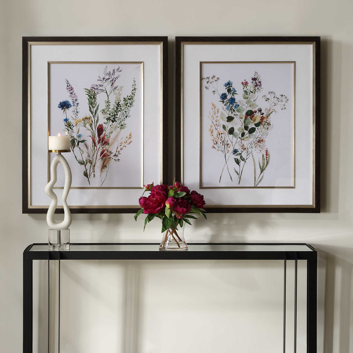 Delicate Flowers Framed Prints Set/2