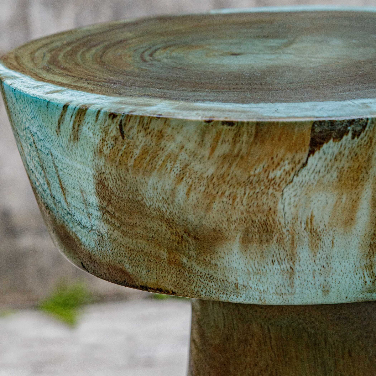 Mano Drink Table