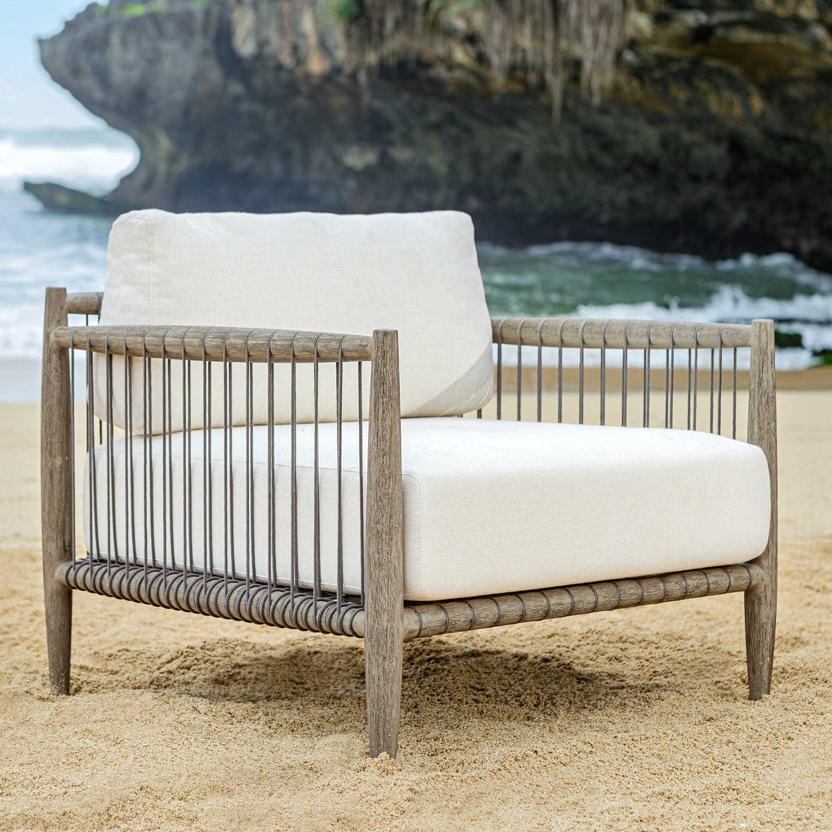 Borneo Outdoor Lounge Chair