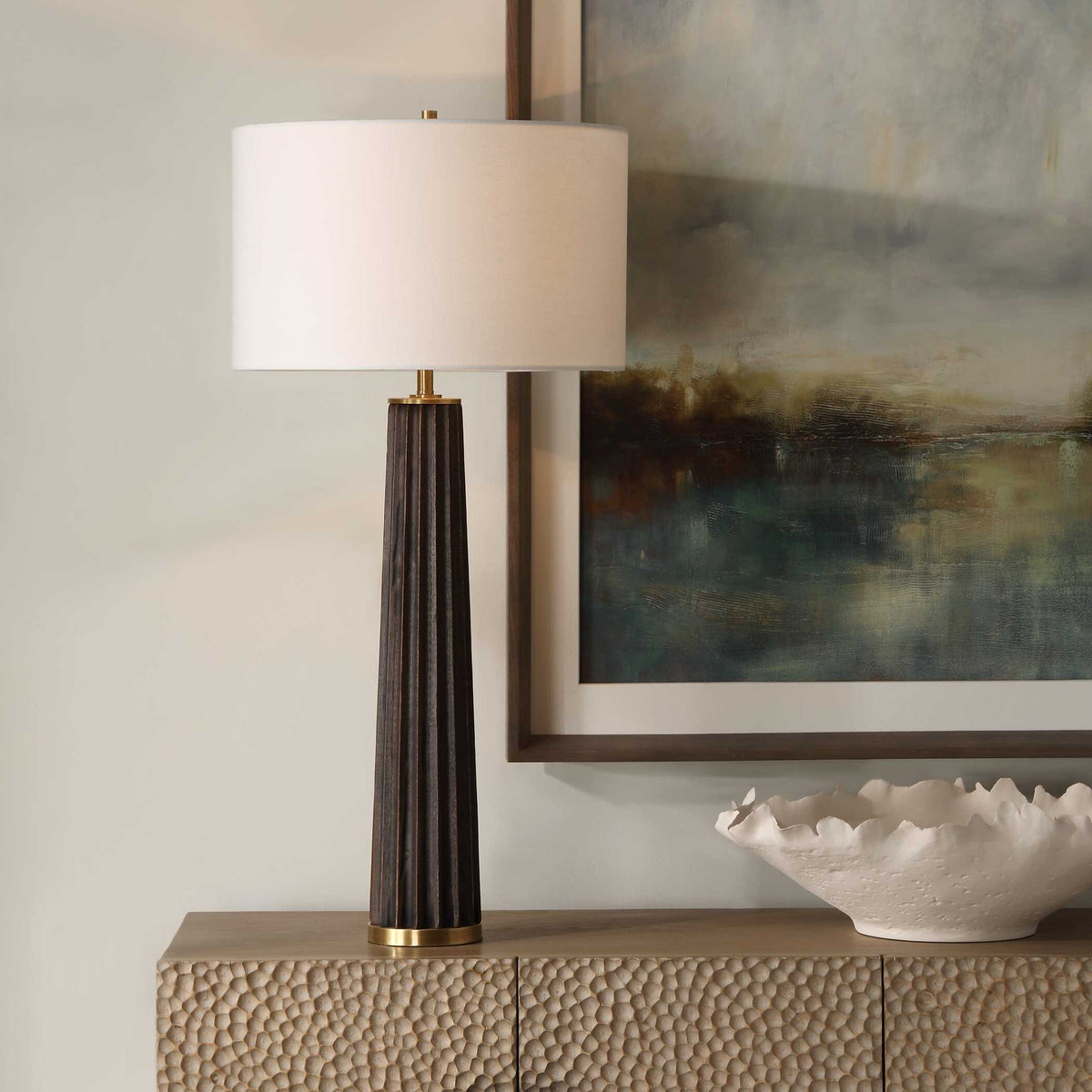Forage Dark Scalloped Table Lamp