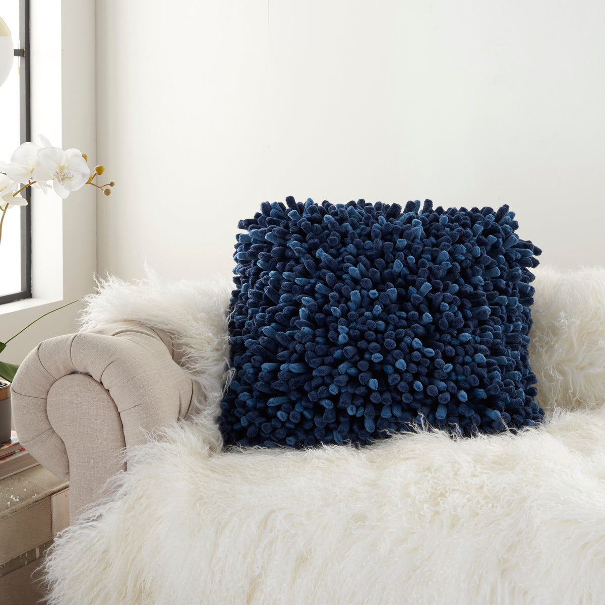 Sofia YS103 Navy 20" x 20" Throw Pillows