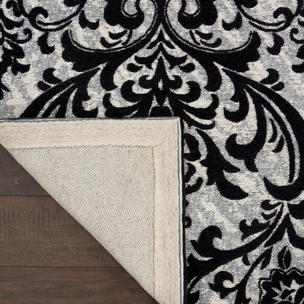 Damask DAS02 Black White Rug