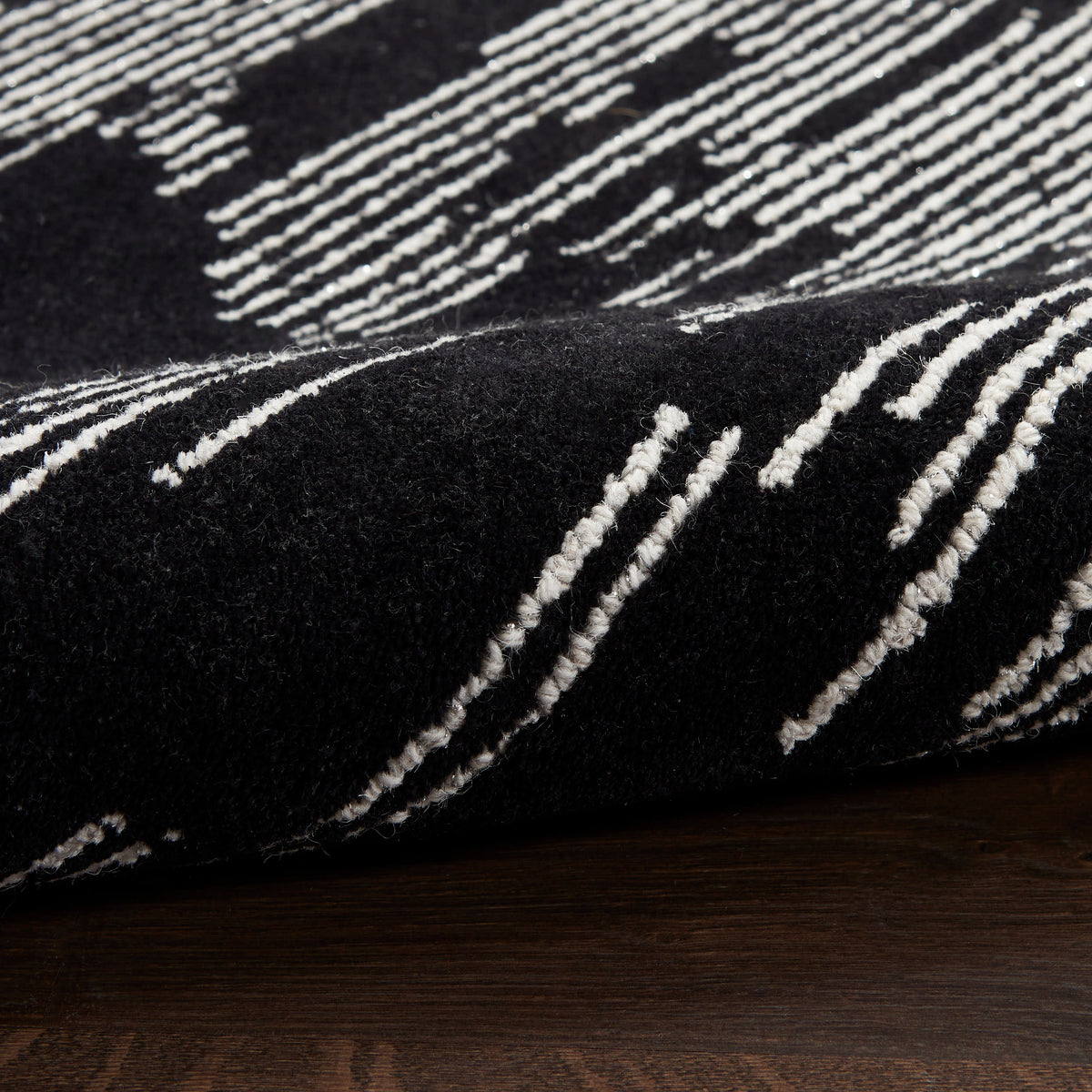 Ma30 Star SMR02 Black Ivory Rug