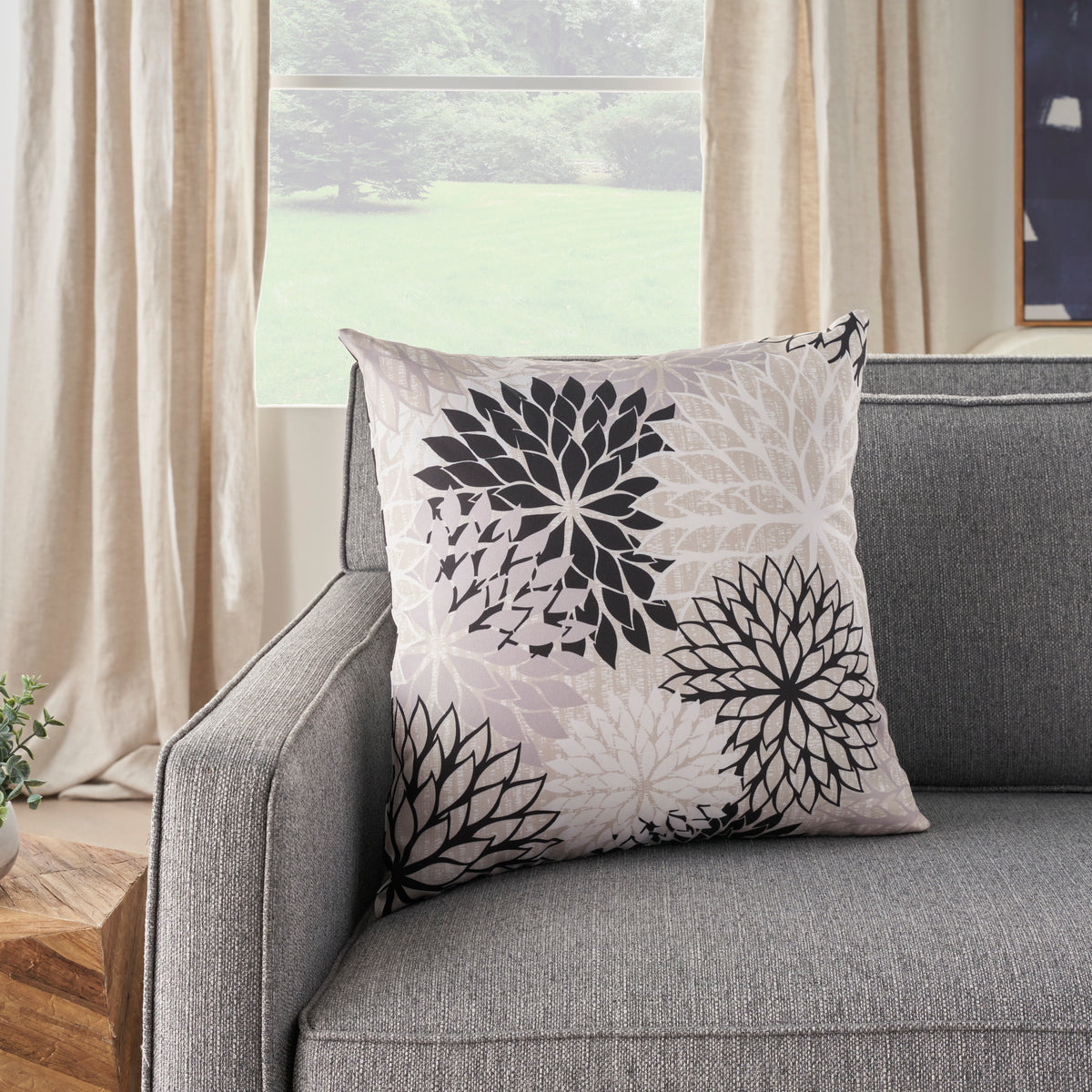 Aloha ALH05 Black White 20" x 20" Throw Pillows
