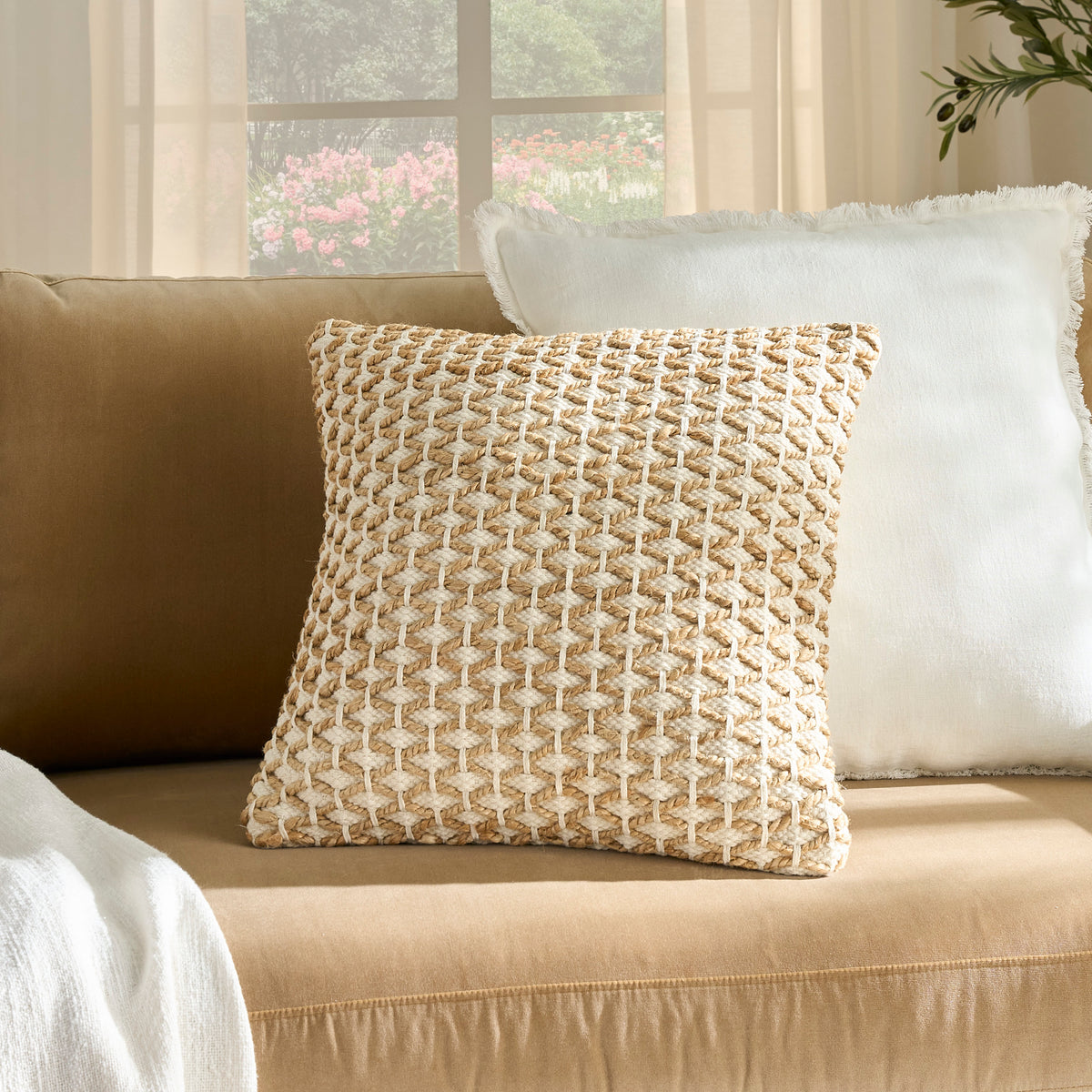 Lifestyle GC962 Ivory 18" x 18" Throw Pillows