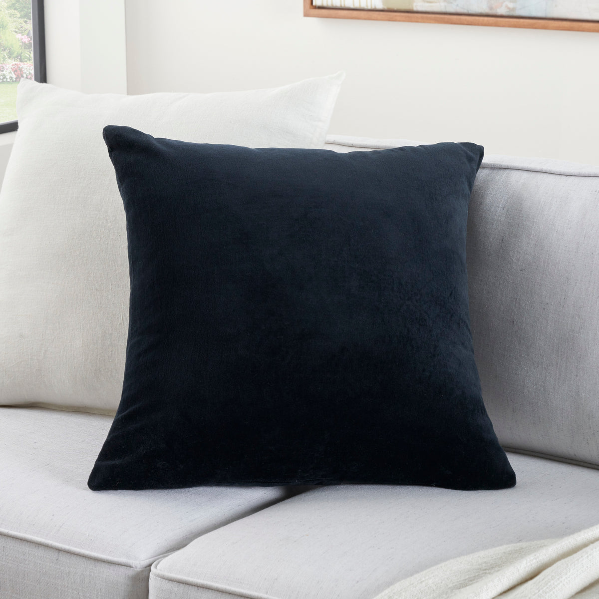 SOFIA ZH103 Black 20" x 20" Throw Pillows