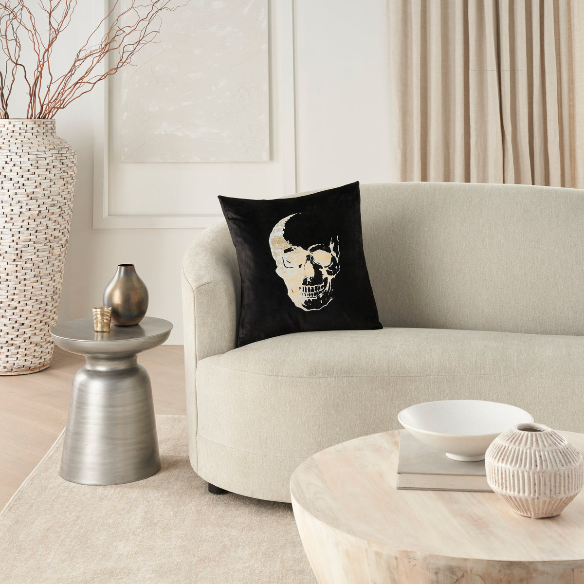 Sofia AC208 Black 20" x 20" Throw Pillows