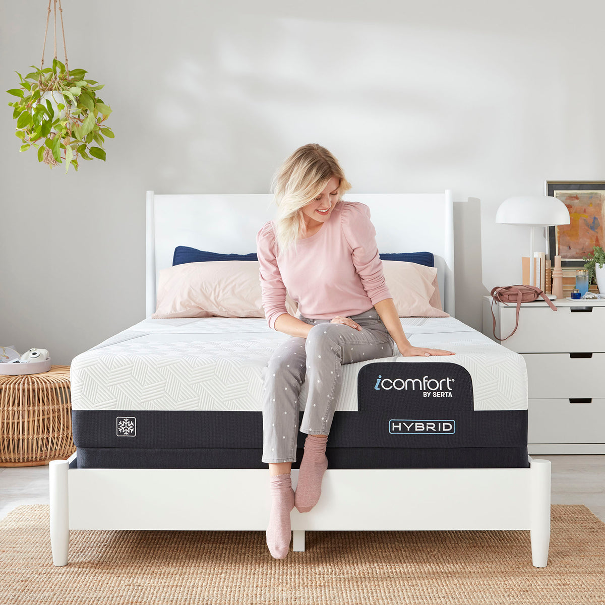 iComfort CF 1000 12" Hybrid Medium Mattress