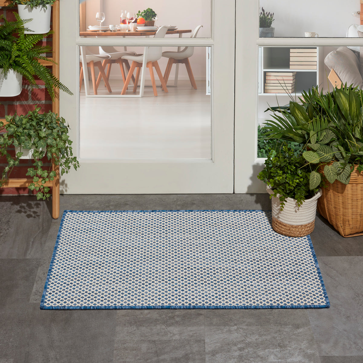 Courtyard COU01 Ivory Blue Rug