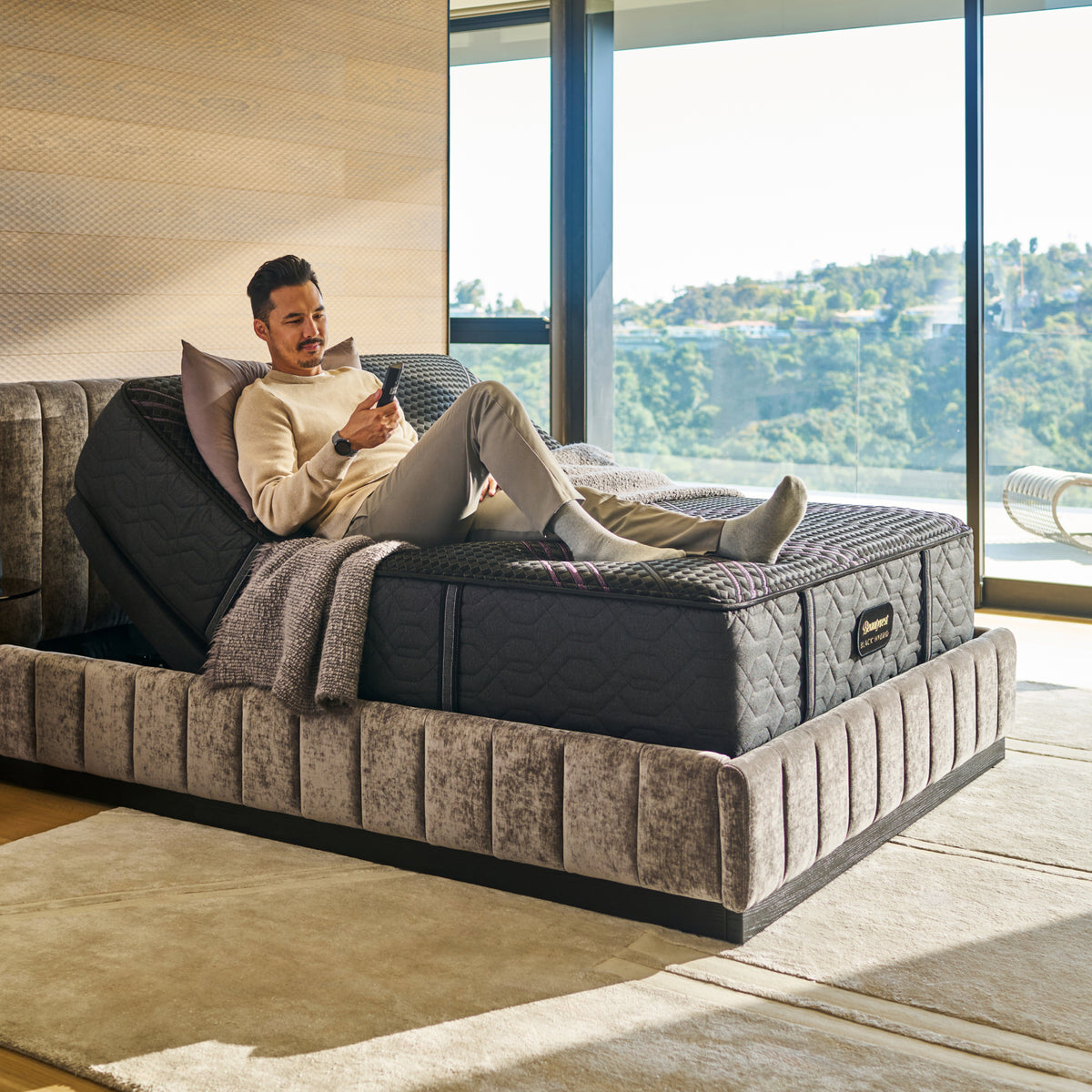 Beautyrest Black® Series Two 13.5" Hybrid Plush Mattress