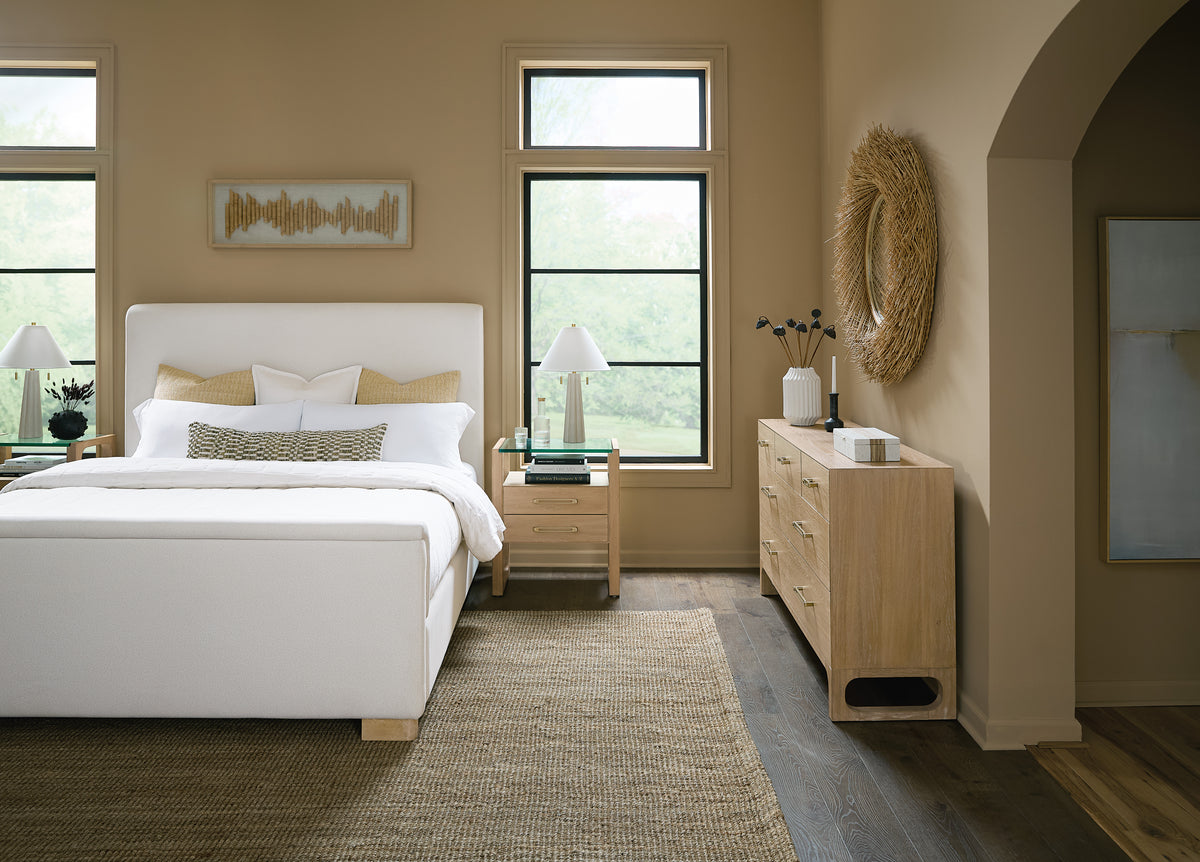 Banyon Bay Queen Upholstered Bed