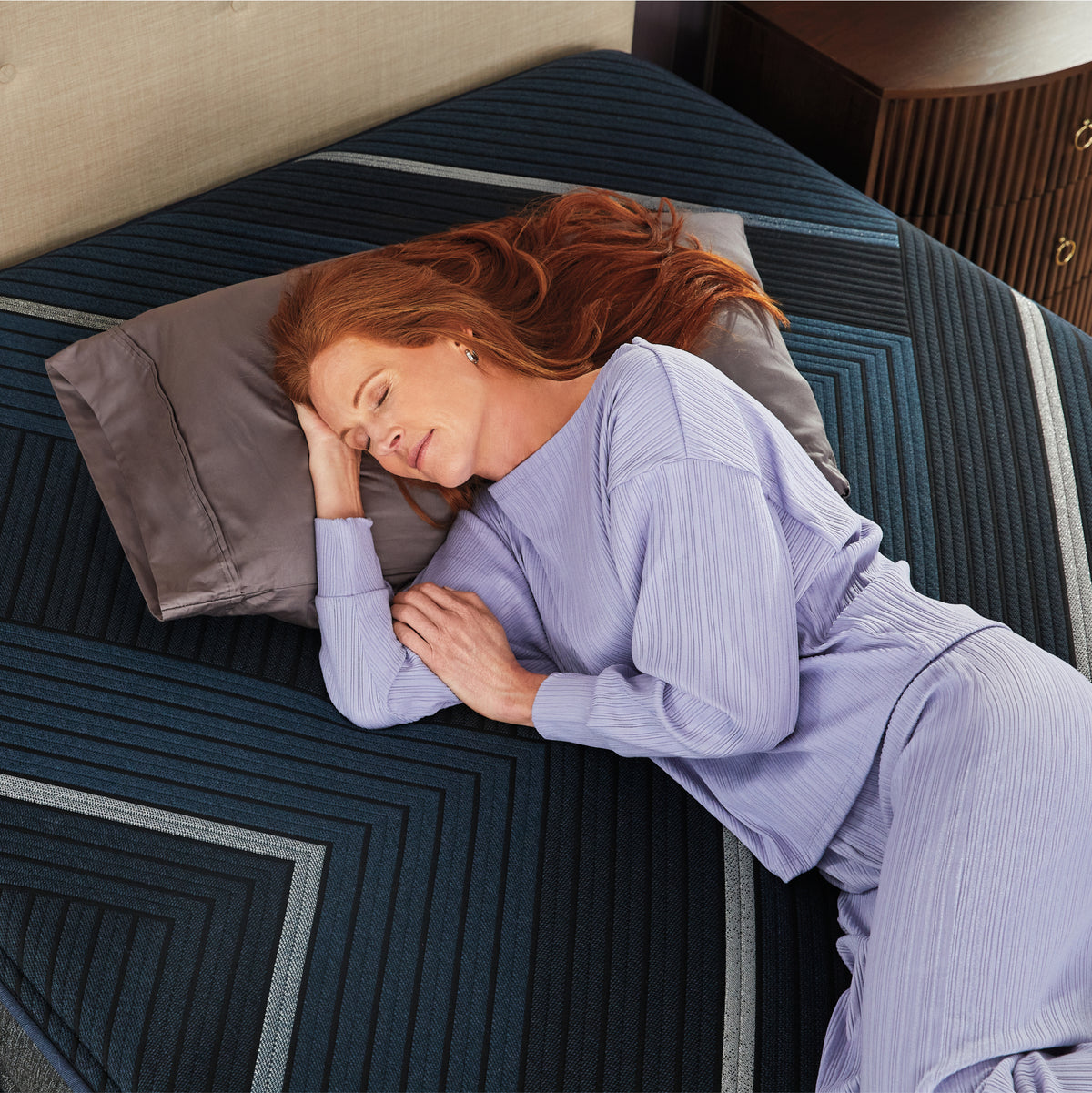 Beautyrest World Class Level Four Hybrid Medium Apex PillowTop Mattress