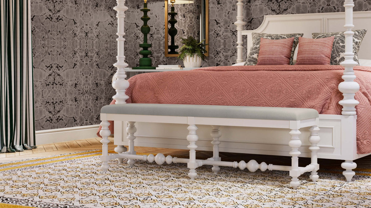 Savannah Bed King in True White (* adjustable posters)