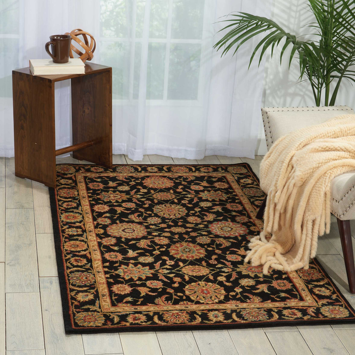 Living Treasures LI05 Black Rug
